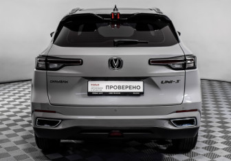 Подержанный автомобиль Changan UNI-S 2024 года (6 фото)