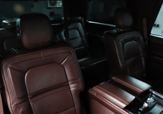 Подержанный автомобиль Lincoln Navigator 2018 года (21 фото)