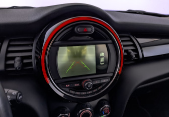 Подержанный автомобиль MINI Hatch 2020 года (27 фото)