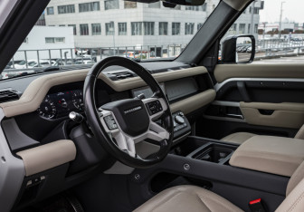 Подержанный автомобиль Land Rover Defender Suv 2021 года (9 фото)