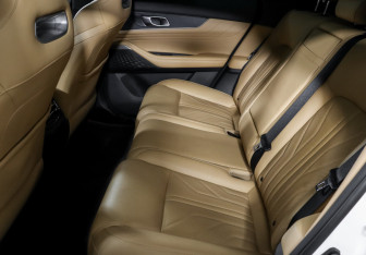 Подержанный автомобиль Changan UNI-K 2023 года (10 фото)