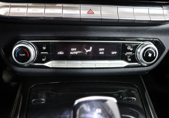 Подержанный автомобиль FAW Bestune T77 2022 года (21 фото)