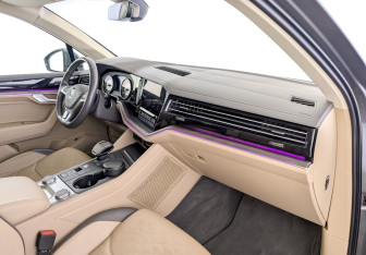 Подержанный автомобиль Volkswagen Touareg 2019 года (11 фото)