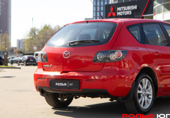 Подержанный автомобиль Mazda 3 Hatchback 2006 года (14 фото)