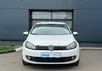 Подержанный автомобиль Volkswagen Golf Hatchback 2011 года (2 фото)