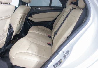 Подержанный автомобиль Mercedes-Benz GLE 2015 года (11 фото)