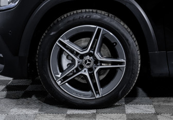 Подержанный автомобиль Mercedes-Benz GLB 2020 года (15 фото)