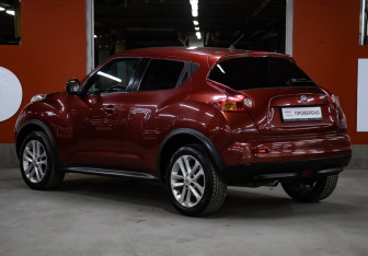 Подержанный автомобиль Nissan Juke 2013 года (7 фото)