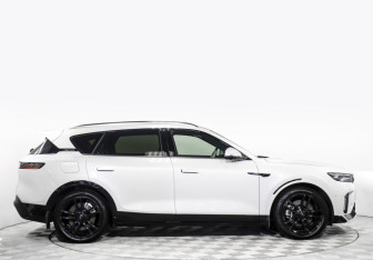 Подержанный автомобиль Voyah Free 2023 года (4 фото)