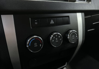 Подержанный автомобиль УАЗ Patriot 2023 года (15 фото)