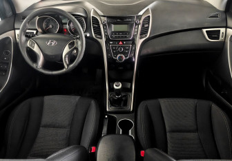 Подержанный автомобиль Hyundai i30 Hatchback 2012 года (9 фото)
