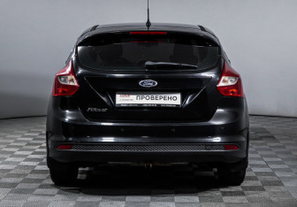Подержанный автомобиль Ford Focus Hatchback 2012 года (6 фото)