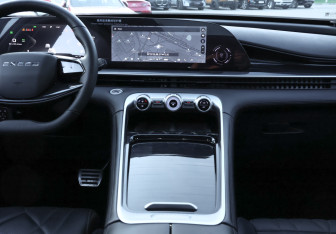 Подержанный автомобиль Exeed RX 2023 года (28 фото)