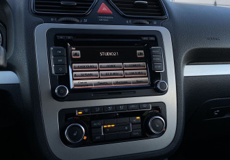 Подержанный автомобиль Volkswagen Scirocco 2011 года (18 фото)