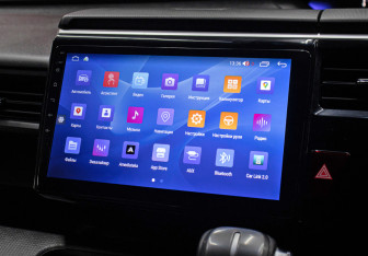 Подержанный автомобиль Honda Stepwgn 2016 года (22 фото)