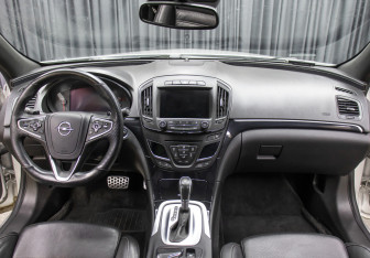 Подержанный автомобиль Opel Insignia Sedan 2013 года (15 фото)