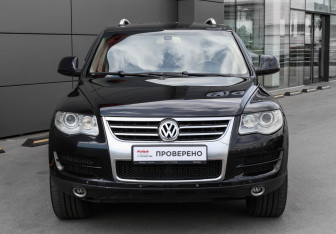 Подержанный автомобиль Volkswagen Touareg 2008 года (2 фото)