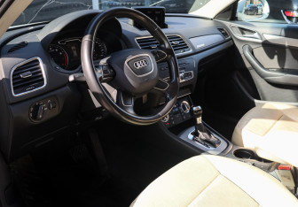 Подержанный автомобиль Audi Q3 2012 года (12 фото)