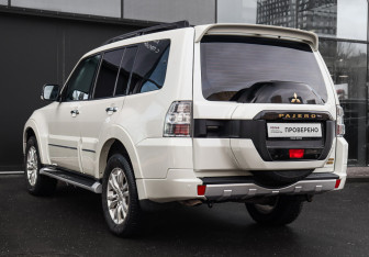 Подержанный автомобиль Mitsubishi Pajero 2019 года (6 фото)