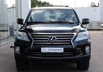 Подержанный автомобиль Lexus LX 2013 года (2 фото)
