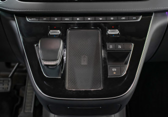 Подержанный автомобиль Hongqi HQ9 2022 года (16 фото)