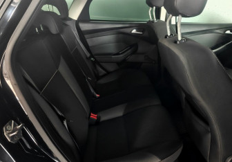 Подержанный автомобиль Ford Focus Hatchback 2012 года (14 фото)