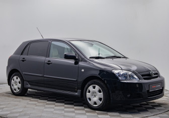 Подержанный автомобиль Toyota Corolla Hatchback 2005 года (7 фото)