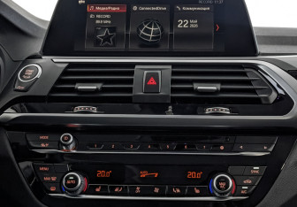 Подержанный автомобиль BMW X3 2020 года (15 фото)