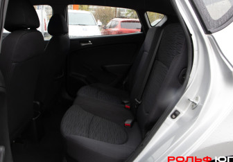 Подержанный автомобиль Hyundai Solaris Hatchback 2014 года (8 фото)