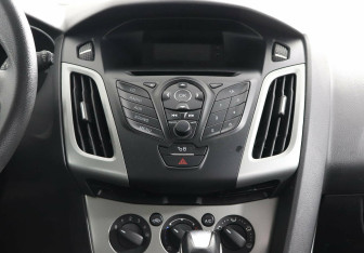 Подержанный автомобиль Ford Focus Hatchback 2014 года (8 фото)