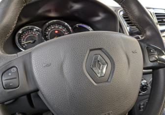 Подержанный автомобиль Renault Sandero 2016 года (24 фото)