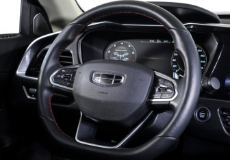 Подержанный автомобиль Geely Tugella 2021 года (15 фото)