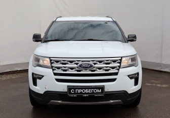 Подержанный автомобиль Ford Explorer 2018 года (2 фото)