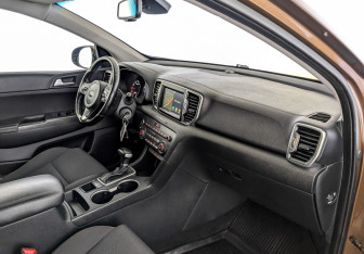 Подержанный автомобиль Kia Sportage 2017 года (11 фото)