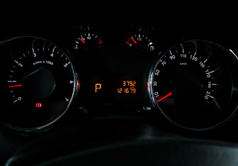 Подержанный автомобиль Peugeot 3008 2016 года (11 фото)