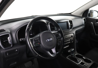 Подержанный автомобиль Kia Sportage 2016 года (13 фото)