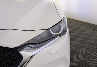 Подержанный автомобиль Mazda CX-5 2022 года (11 фото)