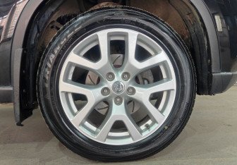 Подержанный автомобиль Nissan X-Trail 2013 года (22 фото)