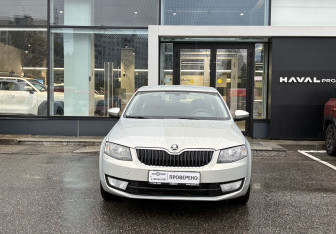 Подержанный автомобиль Skoda Octavia Wagon 2014 года (2 фото)