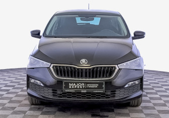 Подержанный автомобиль Skoda Rapid Liftback 2021 года (2 фото)