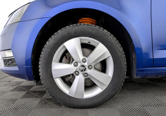 Подержанный автомобиль Skoda Octavia Liftback 2019 года (18 фото)