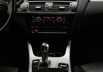 Подержанный автомобиль BMW X3 2012 года (20 фото)