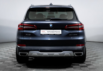 Подержанный автомобиль BMW X5 2019 года (6 фото)