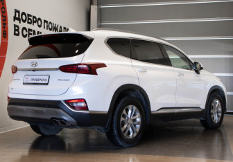 Подержанный автомобиль Hyundai Santa Fe 2019 года (4 фото)