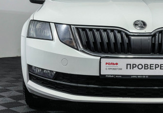 Подержанный автомобиль Skoda Octavia Liftback 2020 года (14 фото)