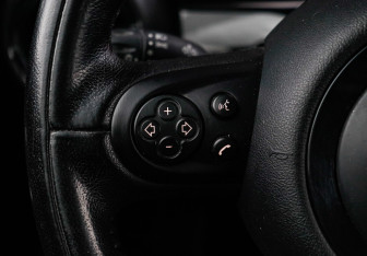 Подержанный автомобиль MINI Hatch 2013 года (15 фото)