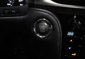 Подержанный автомобиль Lexus LX 2016 года (21 фото)