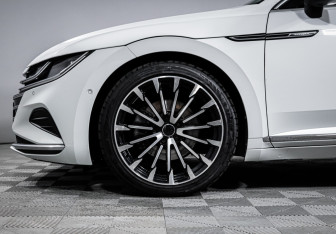 Подержанный автомобиль Volkswagen Arteon 2021 года (15 фото)