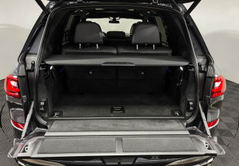 Подержанный автомобиль BMW X7 2020 года (10 фото)