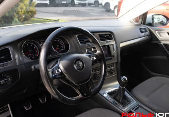 Подержанный автомобиль Volkswagen Golf Hatchback 2013 года (10 фото)